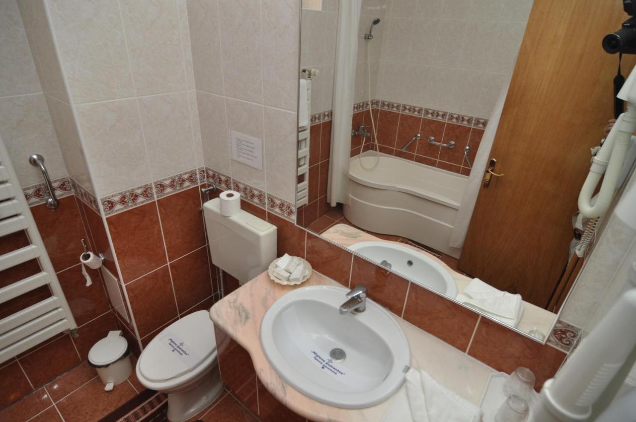 Hotel Dali 3*