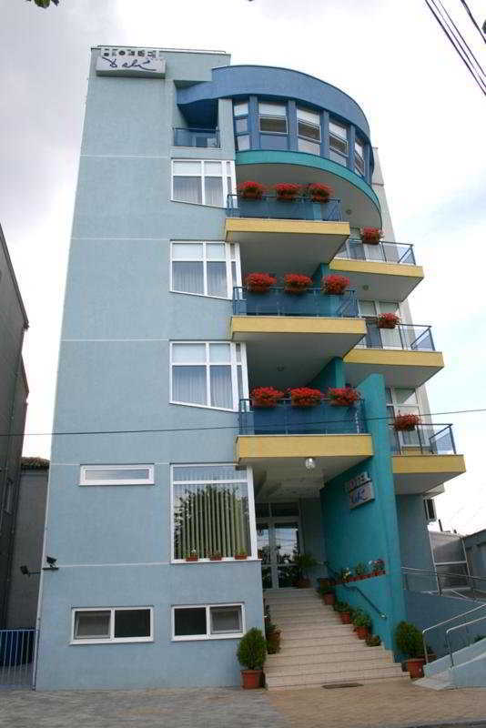 Dali 3*